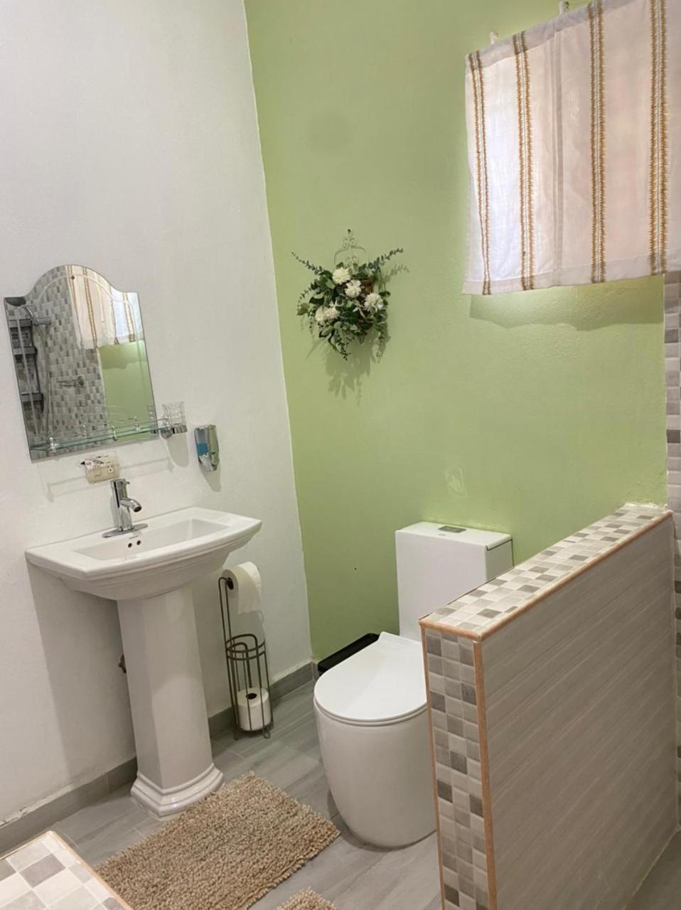 Only Room By Merengue House, 8 Minutos Airport Monte Adentro  外观 照片